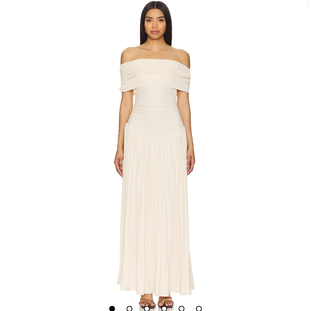 Lioness field of dreams from revolve